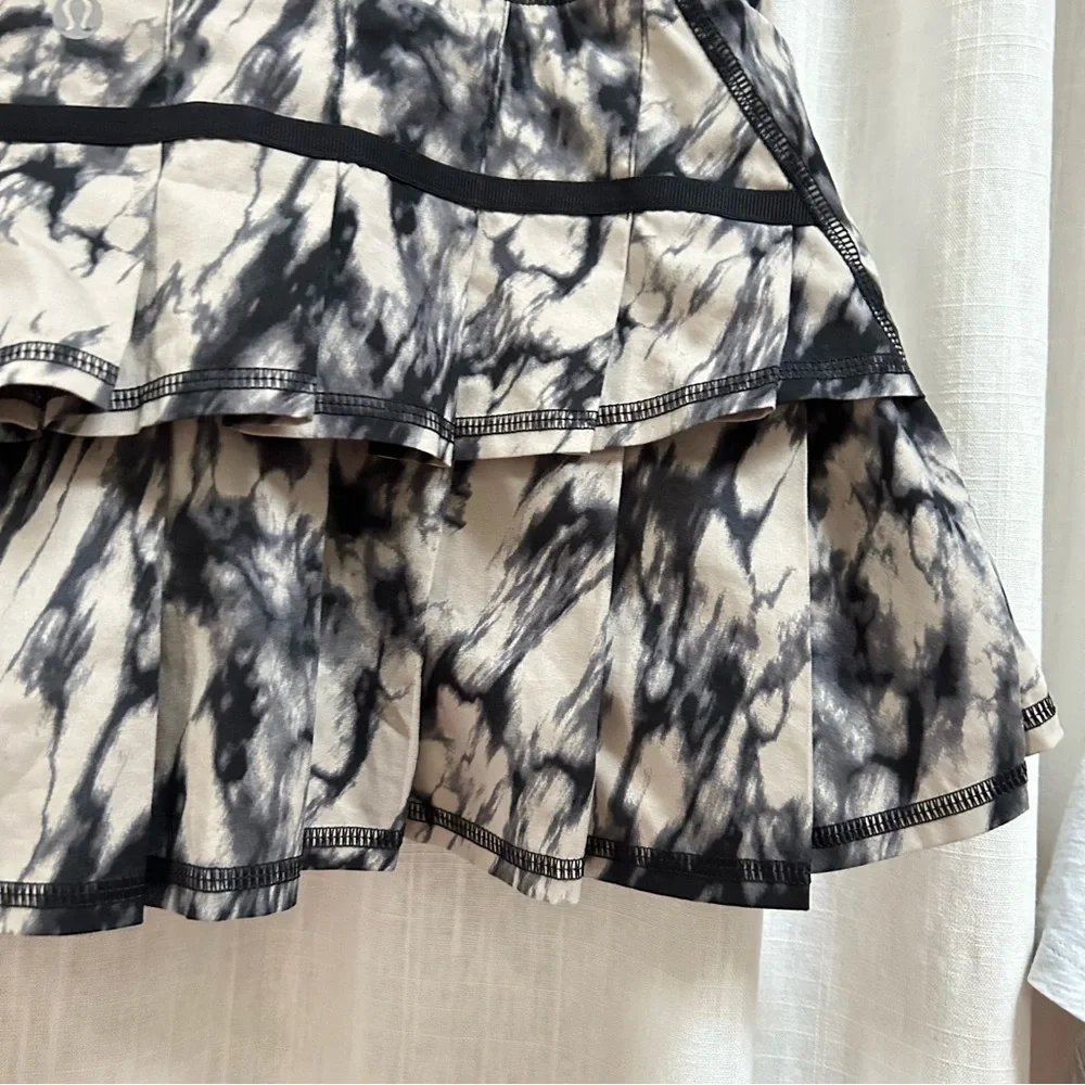 Lululemon Run: Pace Setter Skirt size 6 Great Granite Black Mojave Tan